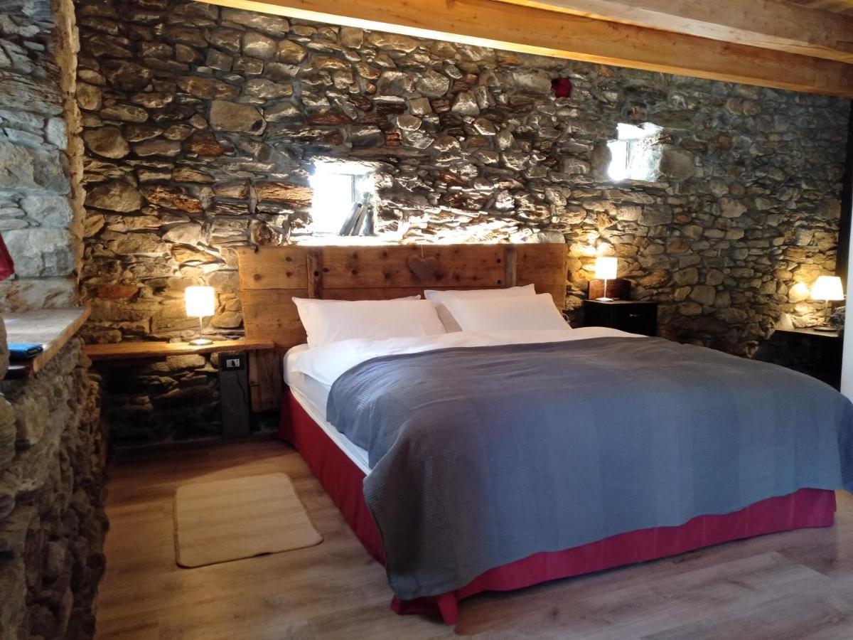 Nuit A Pleiney Bed & Breakfast Saint-Rhemy-En-Bosses Exterior photo