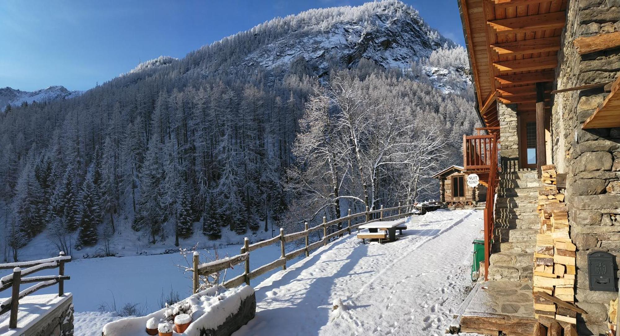 Nuit A Pleiney Bed & Breakfast Saint-Rhemy-En-Bosses Exterior photo