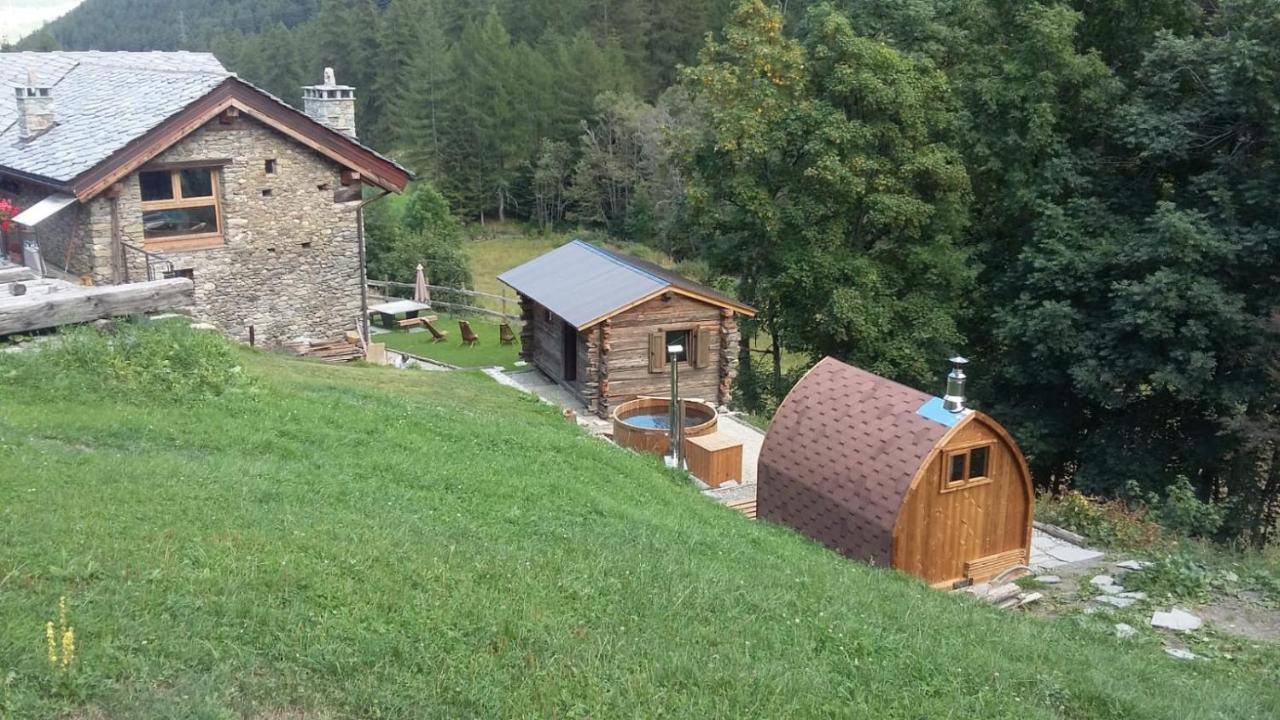 Nuit A Pleiney Bed & Breakfast Saint-Rhemy-En-Bosses Exterior photo